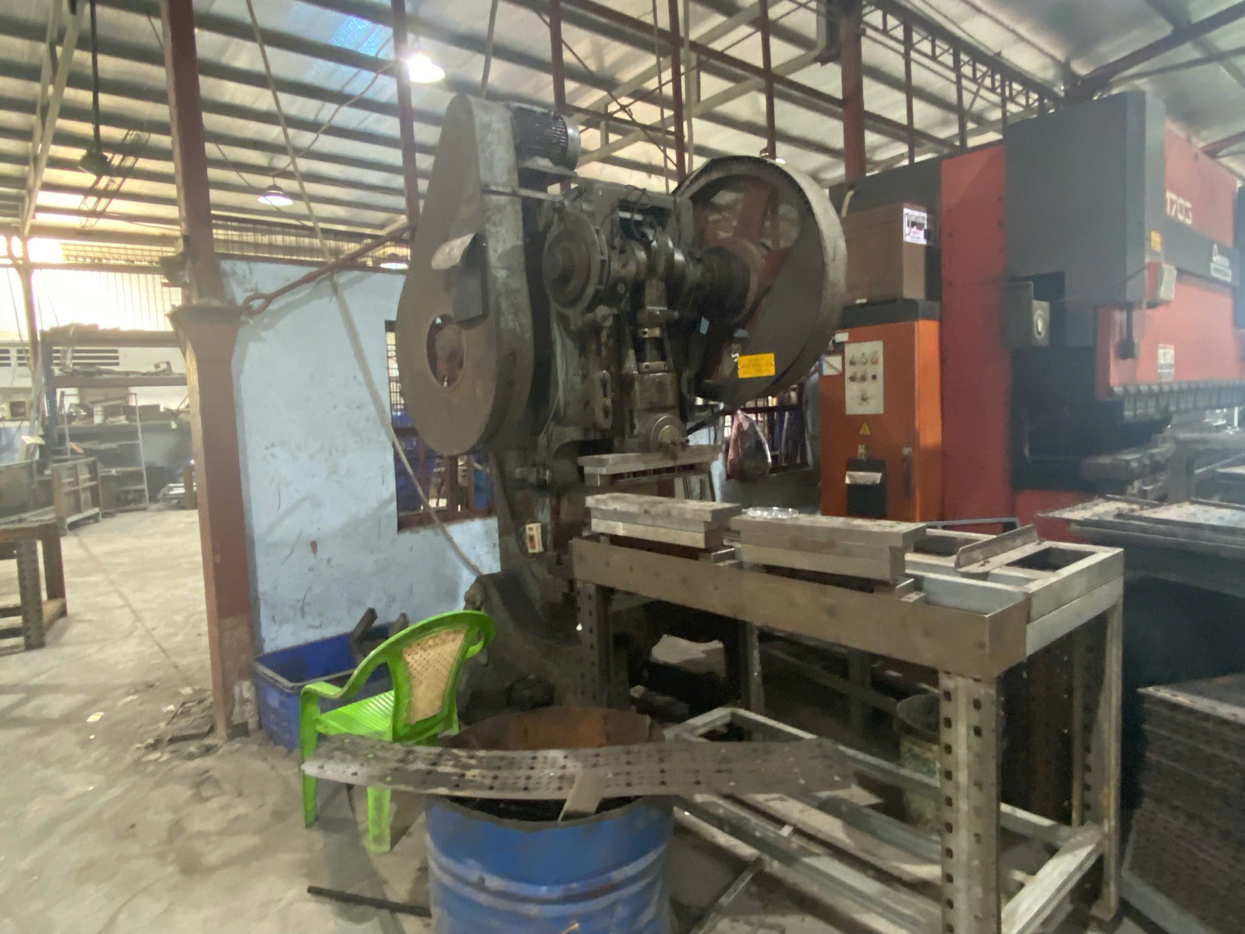 Stamping machine 4.jpg